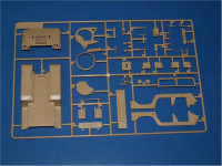 Academy  1352 M977 Maxi-Ambulance Scale Model