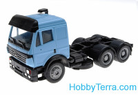 Mersedes tractor, blue