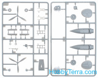 Hobby Boss  80296 Soviet Pe-2 bomber. Easy kit