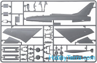 Italeri  1398 F-100 F "Super Sabre" Fighter