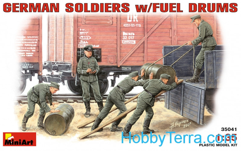 Miniart  35041 German soldiers with fuel drums