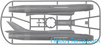 Modelsvit  72048 Su-17M3R Reconnaissance fighter-bomber with KKR pod