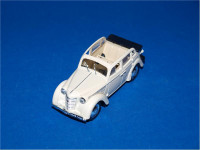 Nash Avtoprom P110 Moskvich 400-420A (light ivory)