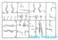 Trumpeter 00417 1:35 scale U.S. Army CH-47 crew in Vietnam