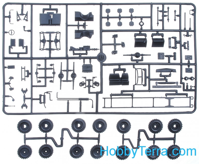 ウラル-375Dソ連軍の燃料トラック ICM 72713 HobbyTerra.com