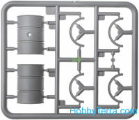 Miniart  35613 Fuel & oil drums 1930-50s