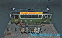 Miniart  38009 Europian Tramcar (Strasendahn Triebwagen 641) with crew and passengers