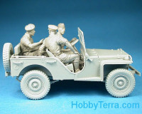 Miniart  35050 British staff car with crew